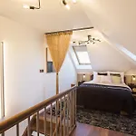 Loft Gryfita - Butikowy Z Kominkiem, Blisko Plazy, 2-poziomowy Apartmán
