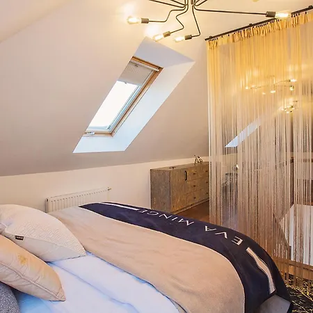 Loft Gryfita - Butikowy Blisko Plazy, 2-poziomowy Apartamento Szczecinek