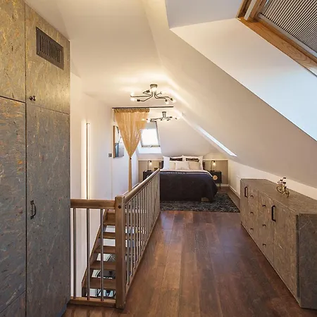 Loft Gryfita - Butikowy Blisko Plazy, 2-poziomowy Apartamento Szczecinek